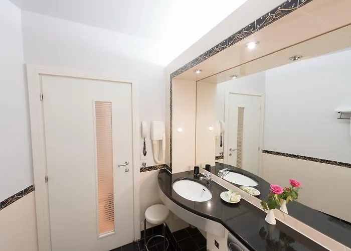 Resort Poseidon Palace 4*